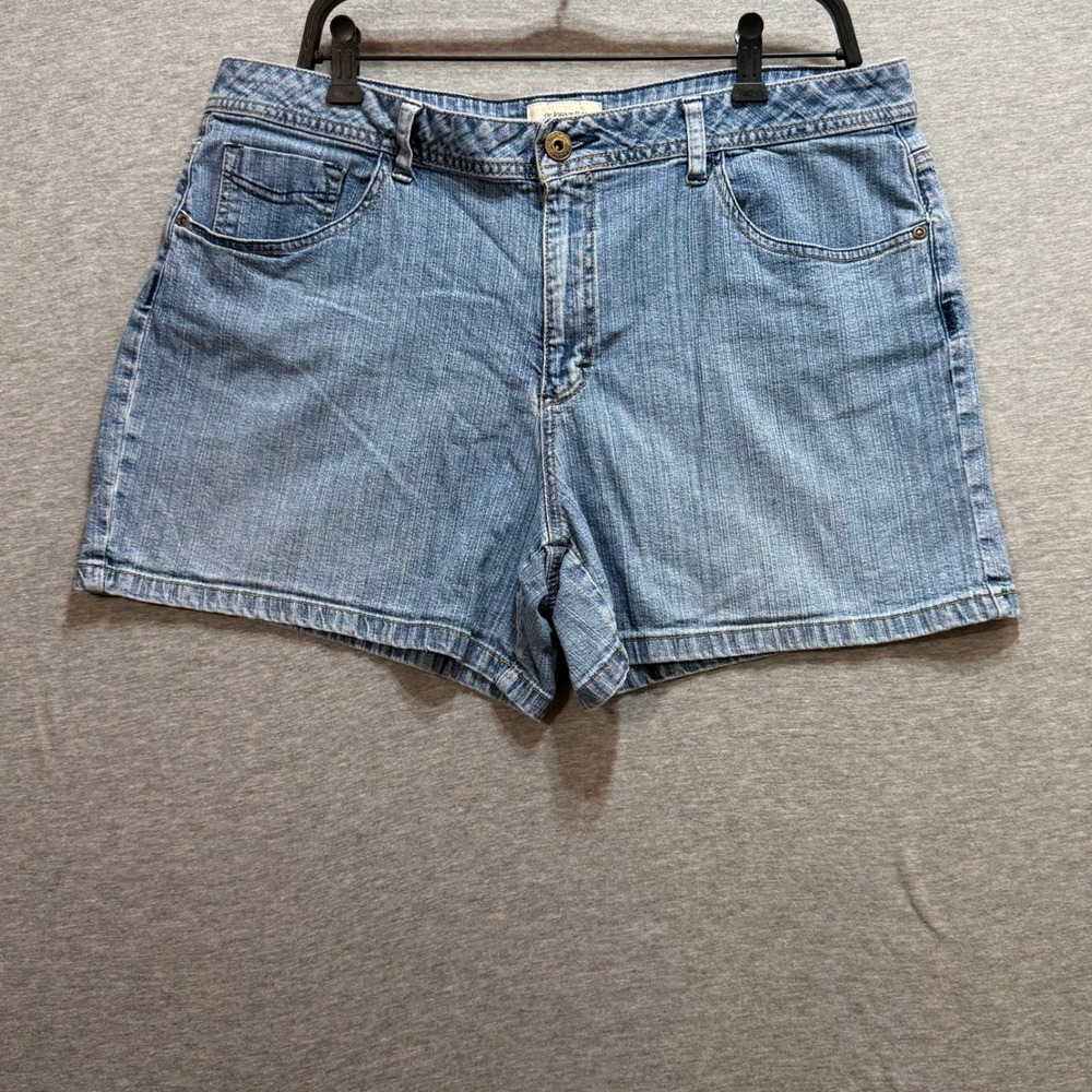 St. John's Bay Denim Shorts Womens 18 Blue Light Wash Stretch‎ Casual Summer